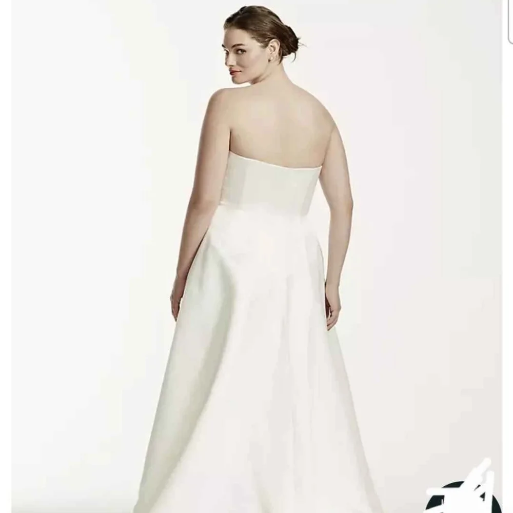 David's Bridal Ivory Lace Long Sleeve Dress - Picture 4 of 10